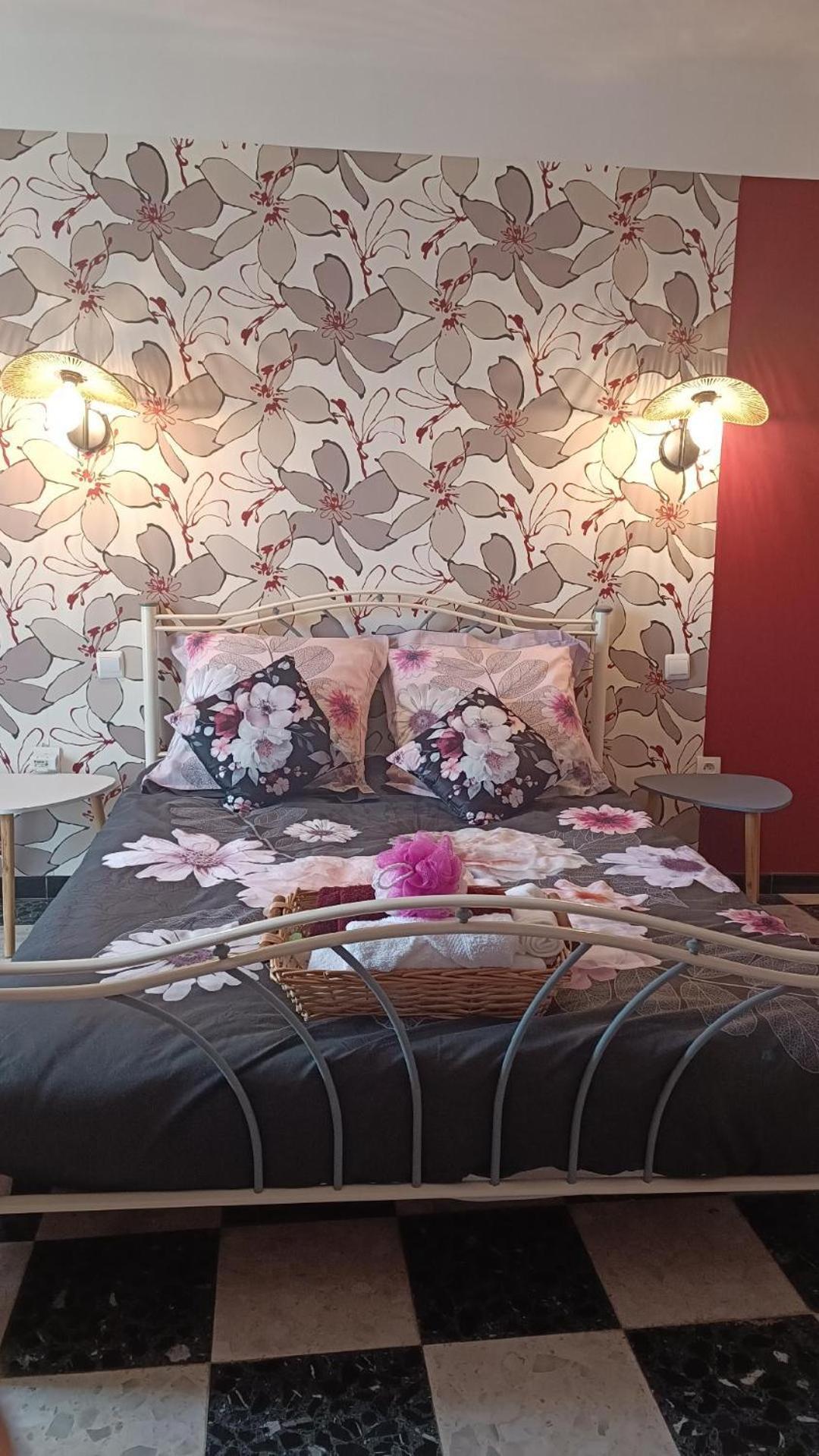 A L' Estiu Bed & Breakfast Latour-de-France Bagian luar foto